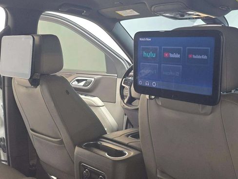 Used 2022 Chevrolet Tahoe LT w/ Luxury Package RWD image 2