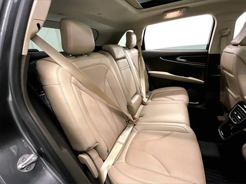 Used 2022 Lincoln Nautilus Reserve w/ Monochromatic Package image 22