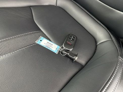 Used 2025 Honda Pilot Touring image 37
