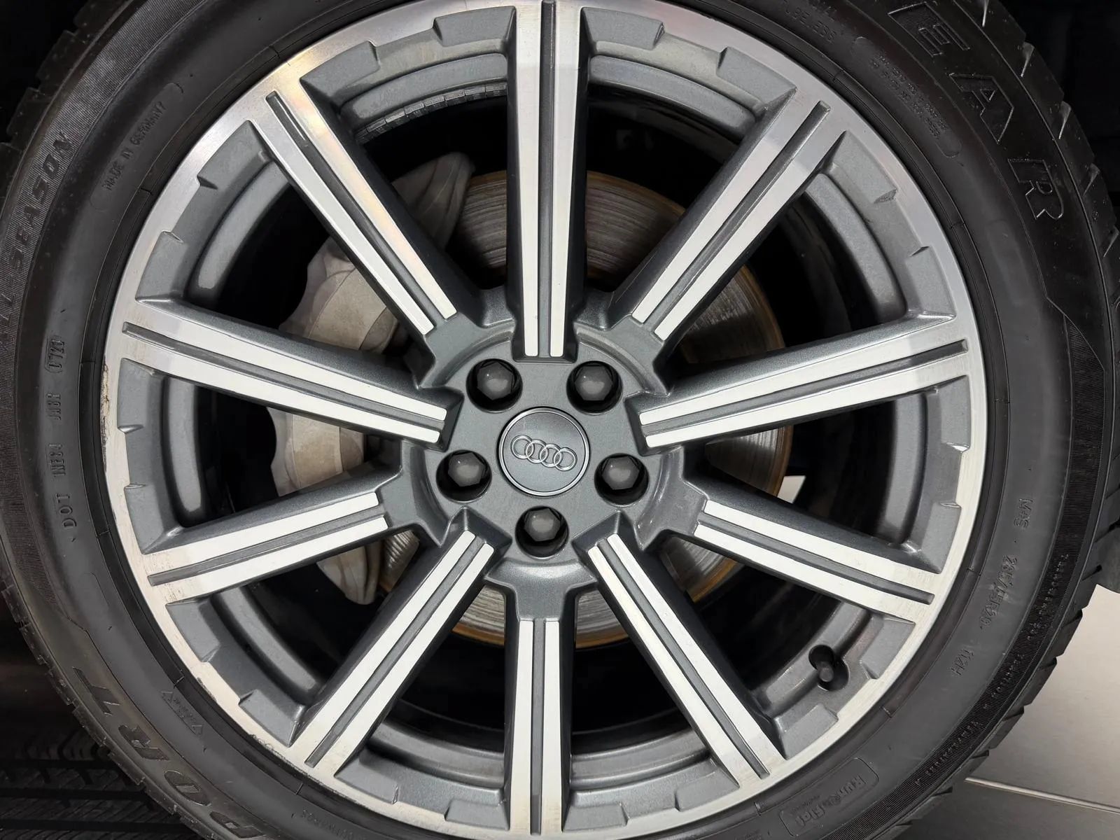 Used 2017 Audi Q7 3.0T Premium Plus w/ Premium Plus Package AWD/4WD image 8