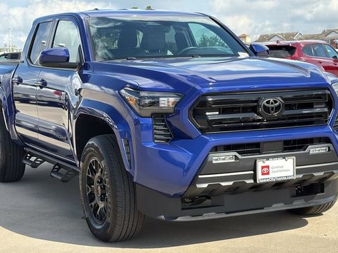 Certified 2025 Toyota Tacoma SR5 AWD/4WD image 7