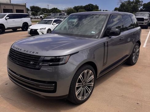 Used 2024 Land Rover Range Rover SE AWD/4WD image 3
