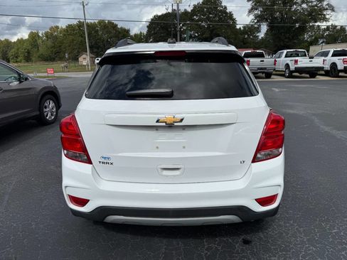 Used 2019 Chevrolet Trax LT w/ LT Convenience Package image 3