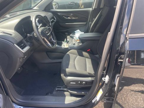 Used 2022 GMC Terrain SLE w/ Driver Convenience Package FWD image 4
