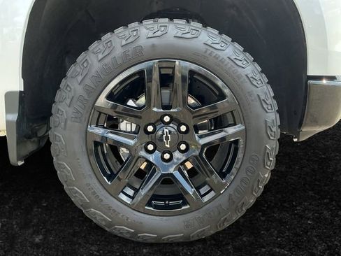 Certified 2023 Chevrolet Silverado 1500 LT Trail Boss w/ Convenience Package II AWD/4WD image 28
