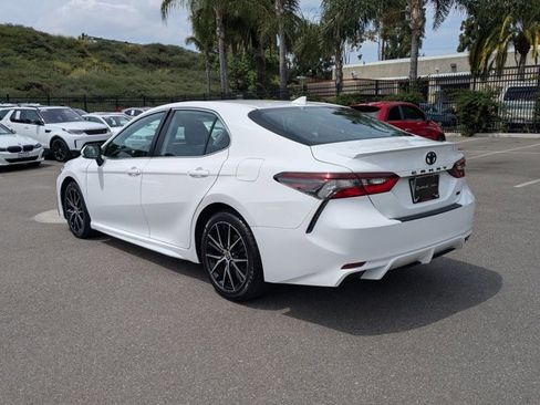 Used 2022 Toyota Camry SE w/ Carpet Mat Package (TMS) image 8