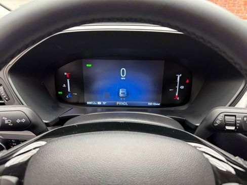 Certified 2025 Ford Escape SE FWD image 17