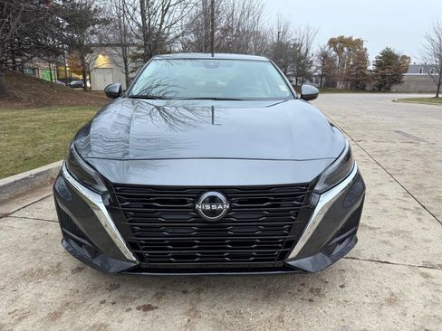 Used 2023 Nissan Altima 2.5 SV image 2