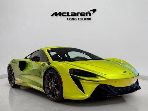 New 2026 McLaren Artura image 3