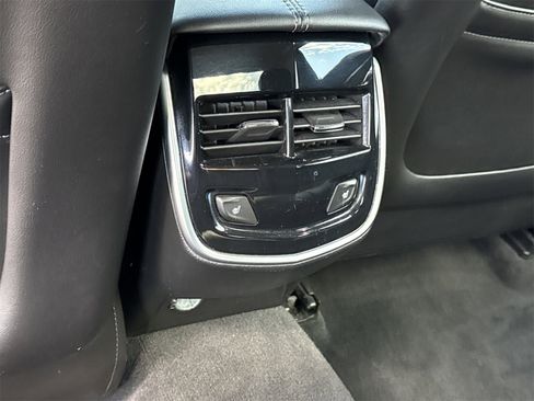 Used 2017 Cadillac XTS Luxury image 12