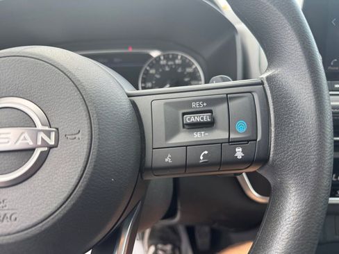 Used 2024 Nissan Rogue SV AWD/4WD image 35