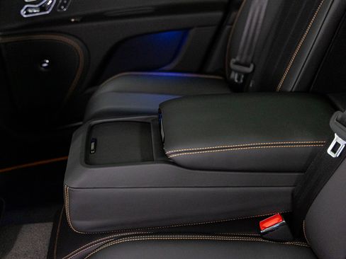 New 2025 Bentley Flying Spur Plug-In Hybrid image 36