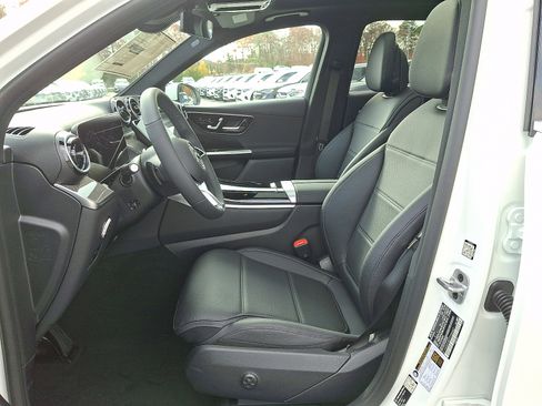 Used 2026 Mercedes-Benz GLC 300 4MATIC image 8