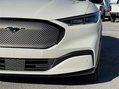 Used 2021 Ford Mustang Mach-E Premium image 8