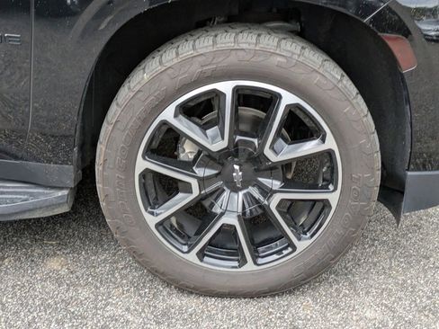 Used 2022 Chevrolet Tahoe RST w/ Sport Performance Package image 14