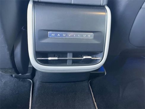 Used 2024 Lincoln Nautilus Reserve image 18