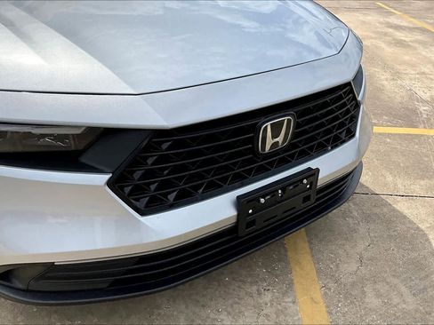 Used 2025 Honda Accord LX image 30