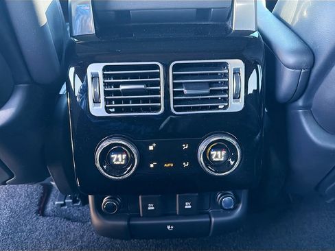 Used 2021 Land Rover Range Rover SV Autobiography Dynamic image 21
