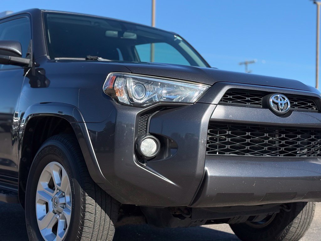 Used 2016 Toyota 4Runner SR5 AWD/4WD image 31