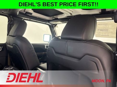 New 2026 Jeep Gladiator Sport AWD/4WD image 11