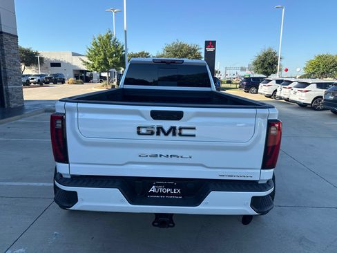 Used 2026 GMC Sierra 3500 Denali Ultimate AWD/4WD image 4
