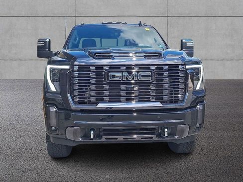 Used 2024 GMC Sierra 2500 Denali Ultimate AWD/4WD image 2