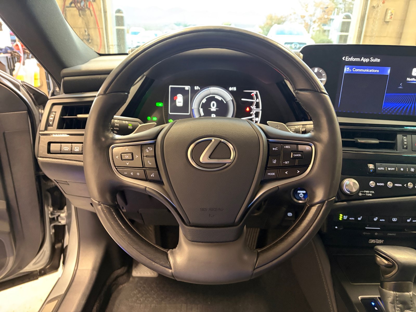 Used 2022 Lexus ES 300h w/ Accessory Package FWD image 9