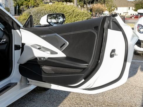 Used 2020 Chevrolet Corvette Stingray Preferred Cpe w/ 2LT Preferred Equipment Group RWD image 37