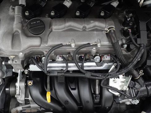 Used 2021 Toyota Corolla LE FWD image 26
