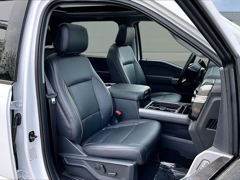 New 2026 Ford F250 Lariat w/ Black Appearance Package AWD/4WD image 12