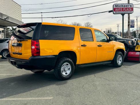 Used 2011 Chevrolet Suburban 2500 image 4