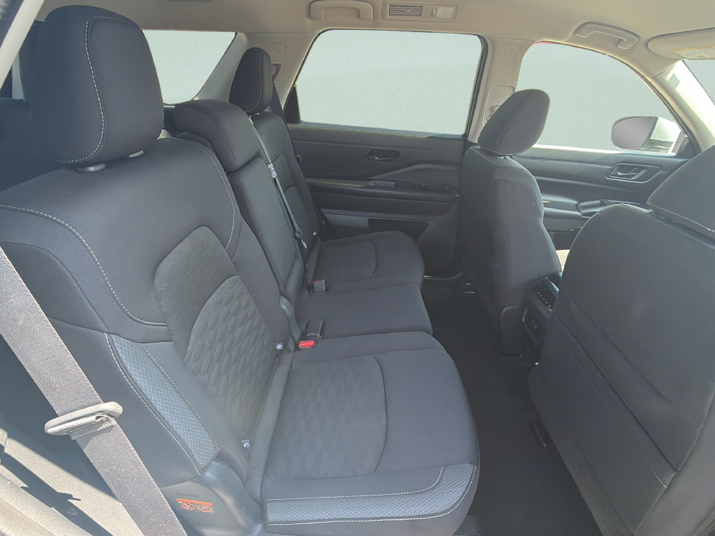 Used 2024 Nissan Pathfinder SV FWD image 12