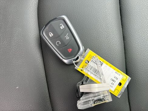 Used 2023 Cadillac XT6 Luxury image 37