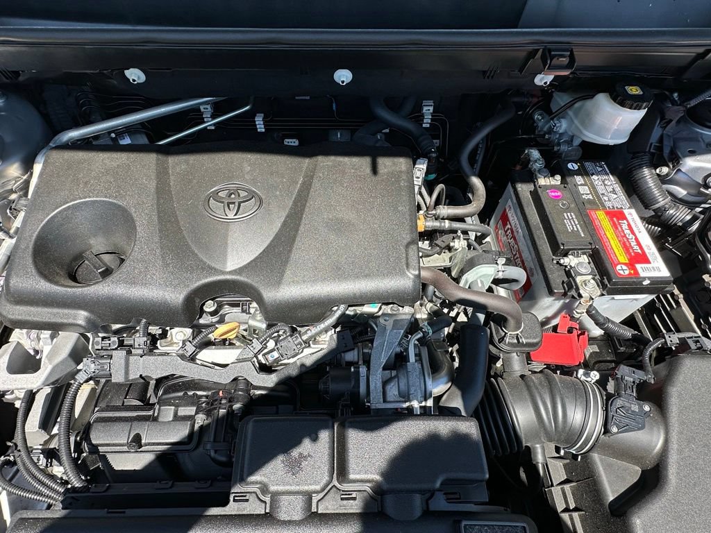 Used 2021 Toyota RAV4 LE FWD image 33