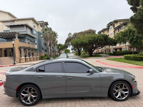 Used 2017 Dodge Charger R/T w/ Navigation & Travel Group RWD image 18
