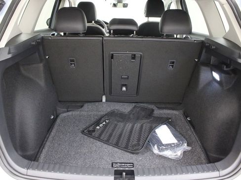 New 2026 Volkswagen Taos SE FWD image 27