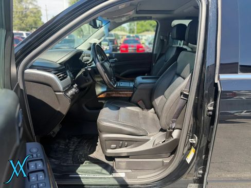 Used 2019 Chevrolet Suburban Premier AWD/4WD image 12