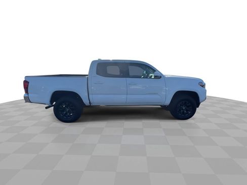Used 2022 Toyota Tacoma SR5 RWD image 9