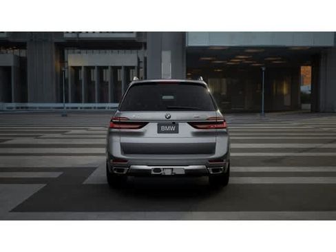 Used 2026 BMW X7 xDrive40i AWD/4WD image 5