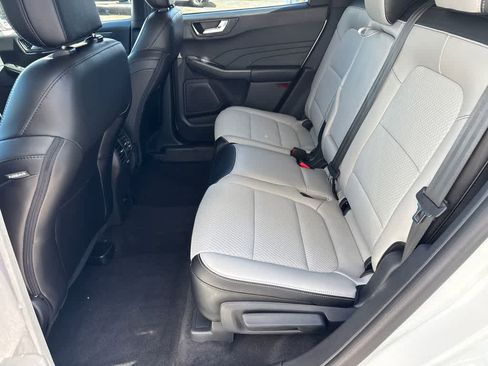 New 2024 Ford Escape SE FWD image 18