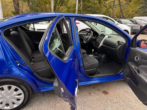 Used 2015 Nissan Versa SV image 5