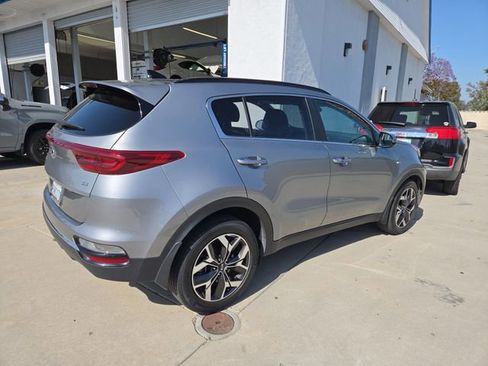 Used 2021 Kia Sportage EX w/ EX Technology Package AWD/4WD image 3