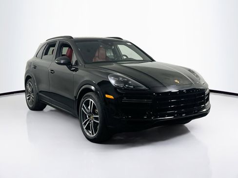 Used 2020 Porsche Cayenne Turbo image 3