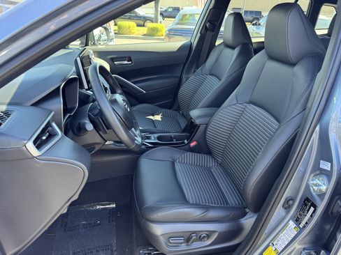 Used 2025 Toyota Corolla Cross AWD Hybrid w/ Convenience Package image 13