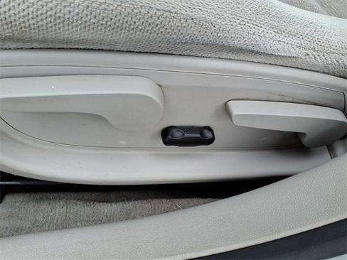 Used 2016 Chevrolet Impala LT image 17