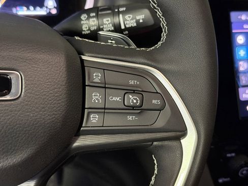 New 2025 Jeep Grand Cherokee L Laredo image 18