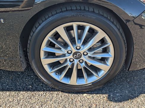 Used 2019 INFINITI Q50 Luxe w/ Essential Package (3.0T Luxe) image 10