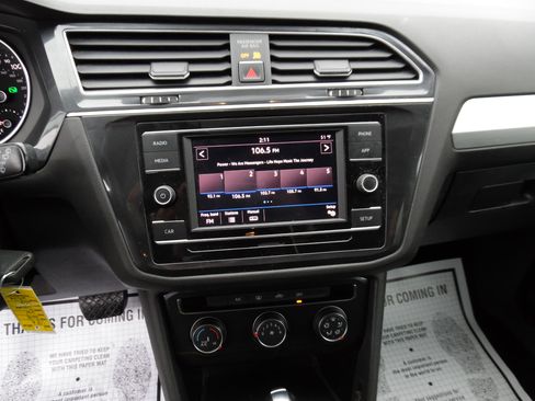 Used 2018 Volkswagen Tiguan S image 14