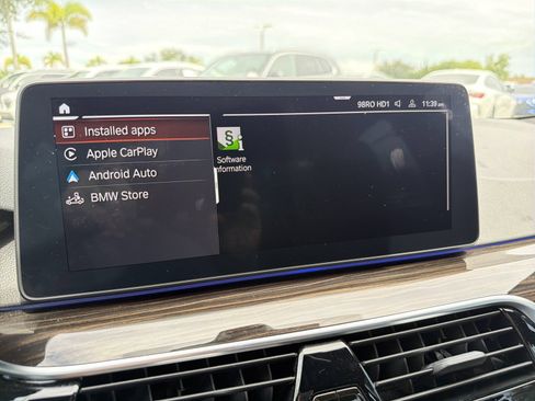 Used 2023 BMW 540i w/ Convenience Package RWD image 28