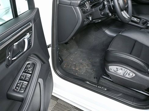 New 2026 Porsche Macan GTS image 10